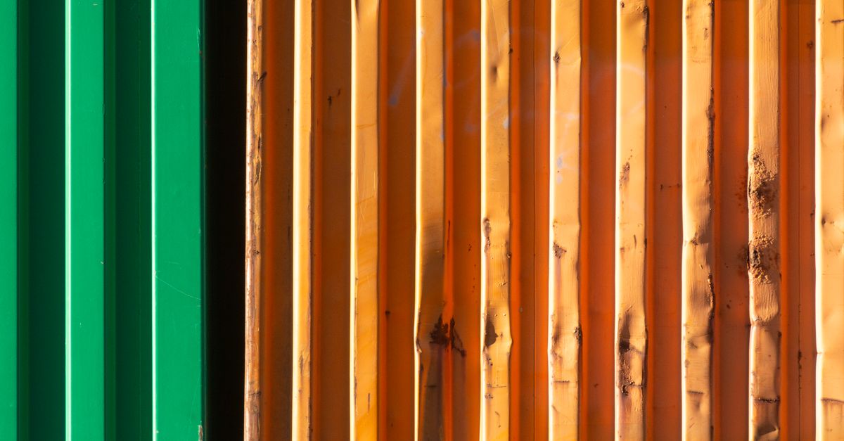 Comparing Low Maintenance Colorbond Fencing with Traditional Fencing