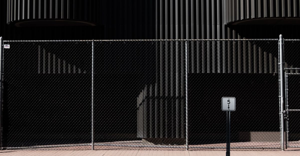 Innovative Patterns and Textures in Colorbond Fencing