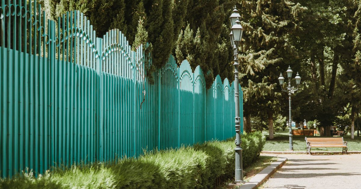 The Role of Colorbond Fencing in Blending with Natural Landscapes