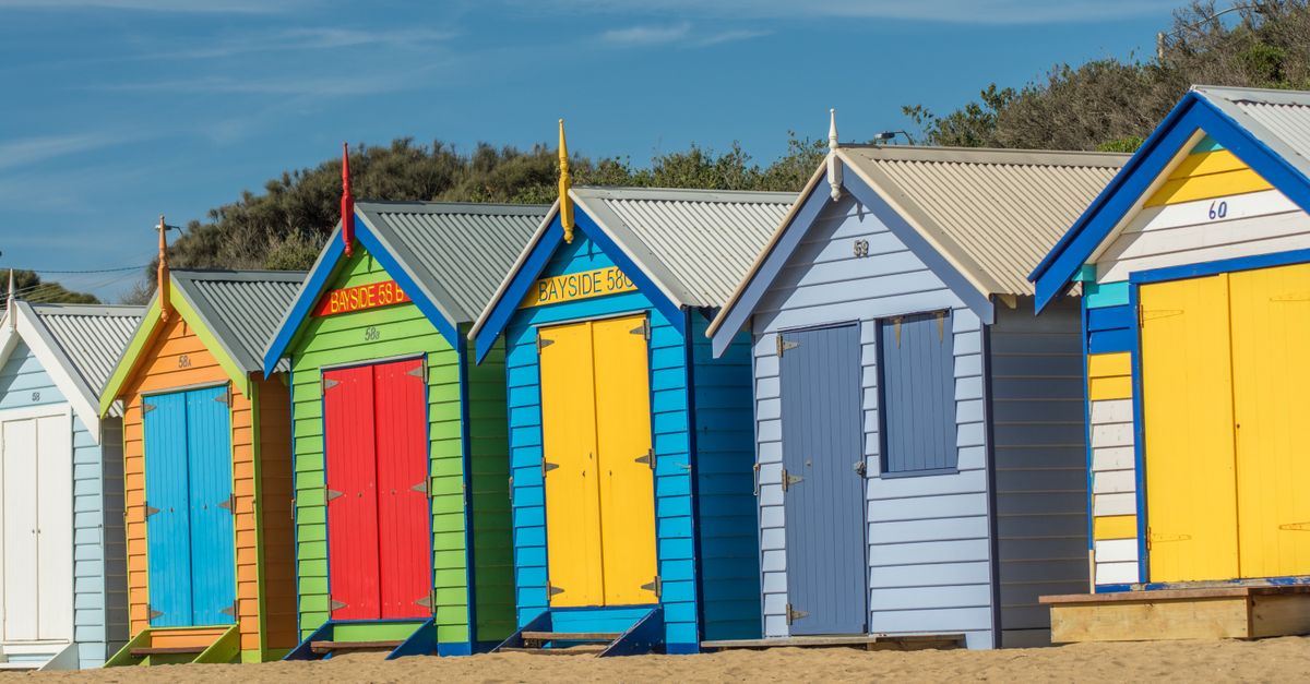Tips for Selecting Custom Colours That Complement Your Home