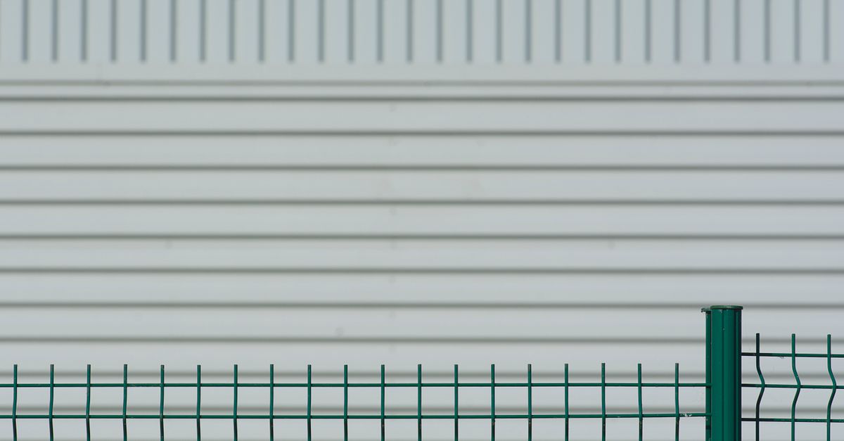 Understanding the Minimal Care Needs of Colorbond Fencing